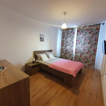 Forest Apartment *